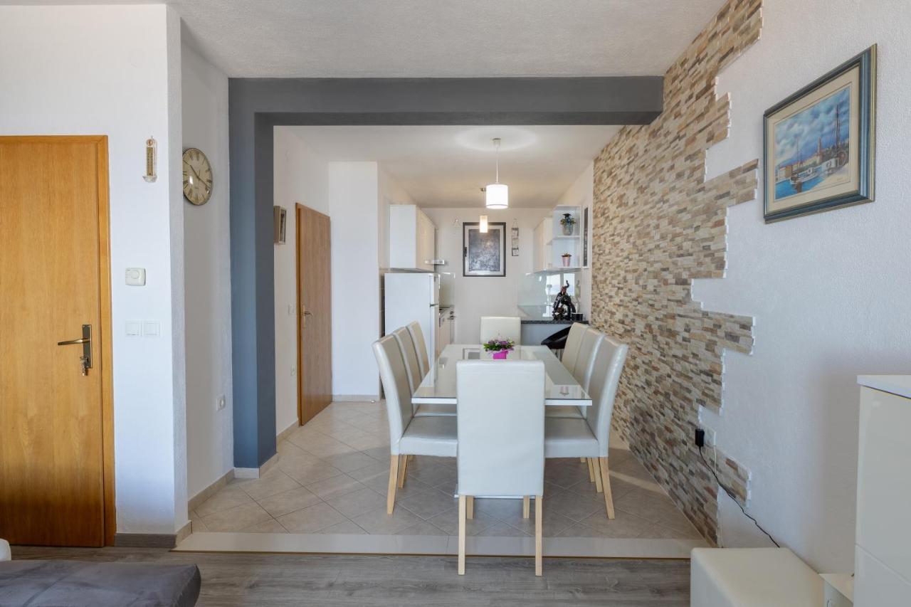 Apartment Dany - Free Beach Parking Makarska Eksteriør billede