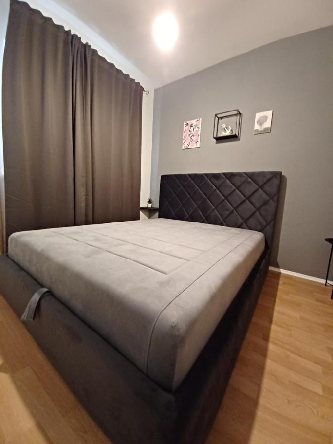 Apartment Dany - Free Beach Parking Makarska Eksteriør billede